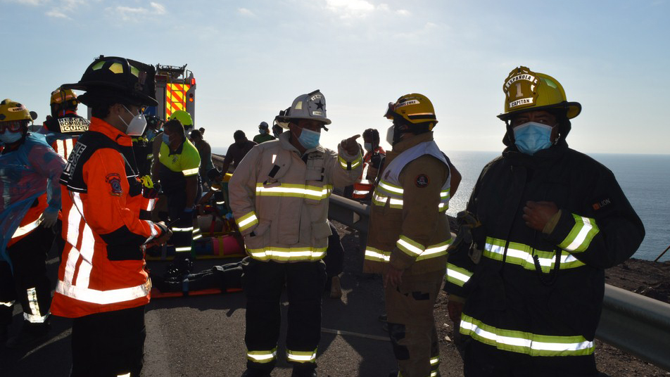 Colisión de alta energía con ocho lesionados movilizó a Bomberos de Iquique 